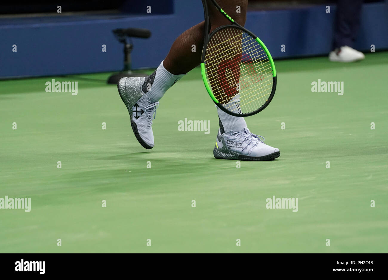 Zapatillas de tenis nike fotografías e imágenes de alta resolución - Página  2 - Alamy