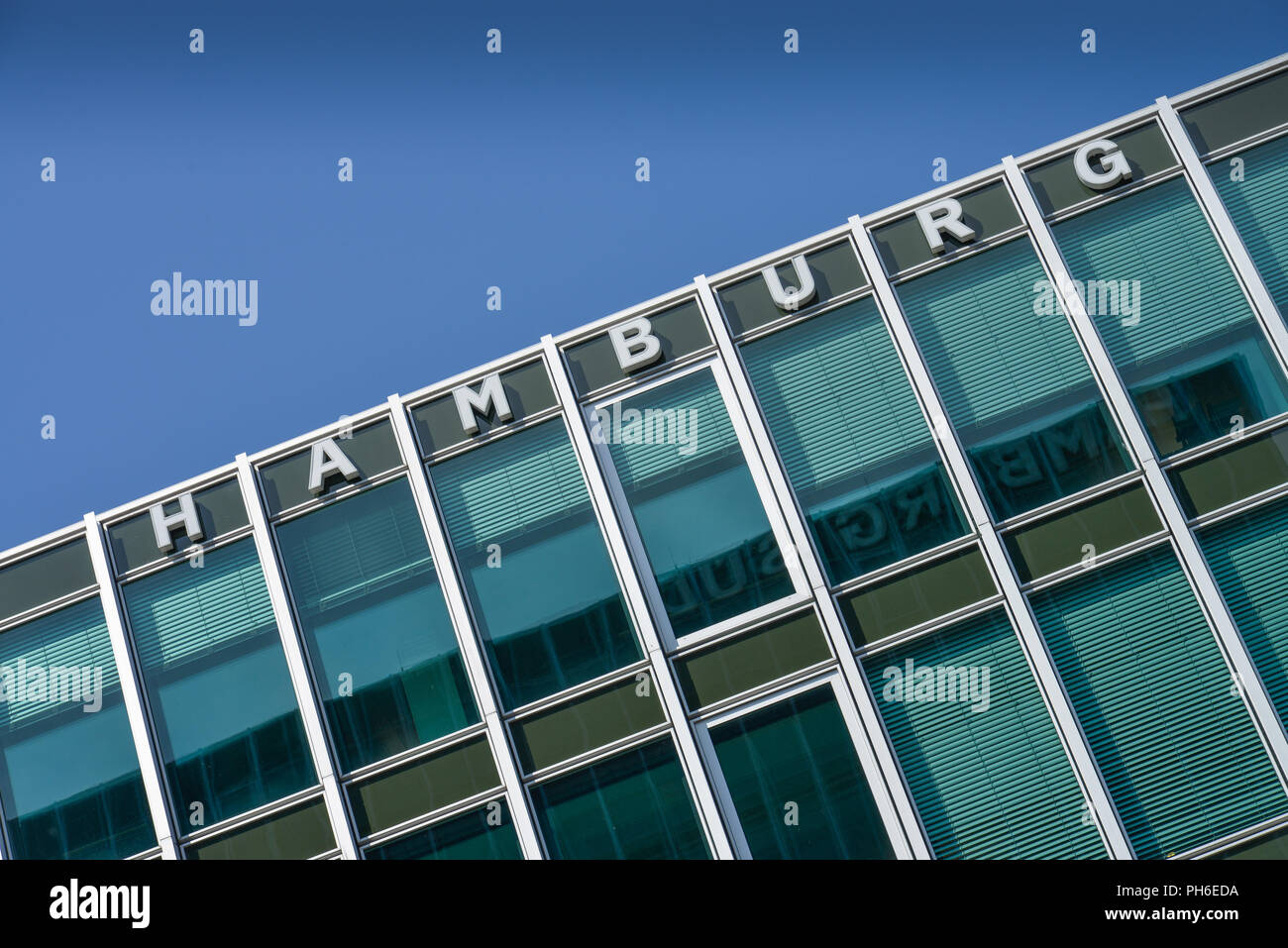 Reederei Hamburg Sued, Willy-Brandt-Strasse, Hamburgo, Alemania Foto de stock
