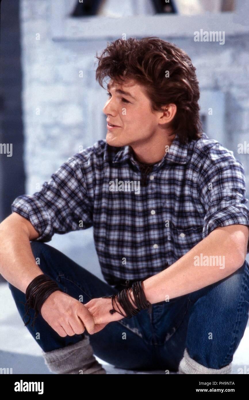 Morten Harket von 'a-ha", norwegische Popgruppe, beim Auftritt en 'Formel Eins" en München, Alemania 1985. Morten Harket de banda pop noruego 'a-h Foto de stock