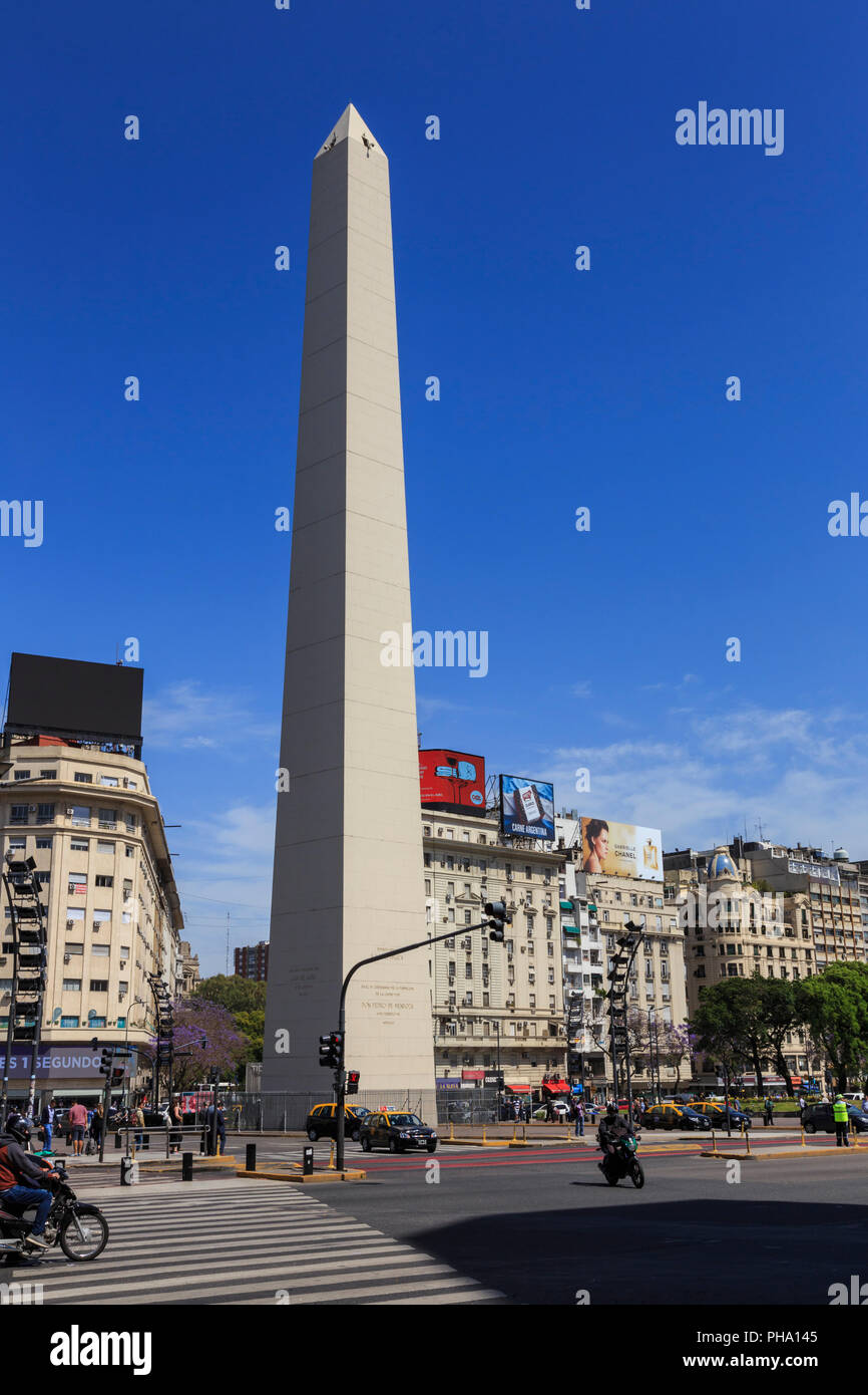 Obelisco, icónico monumento, Plaza de la Republica, la Avenida 9 de julio, Congreso y Tribunales, Buenos Aires, Argentina, Sudamérica Foto de stock
