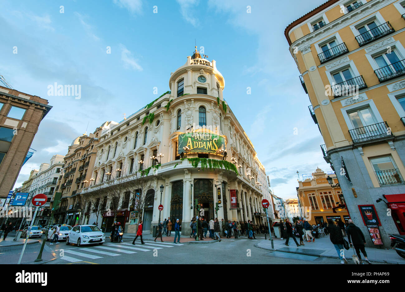 Teatro Calderón, que datan de 1917, uno de los más bellos edificios de la Calle de Atocha. Madrid, España Foto de stock