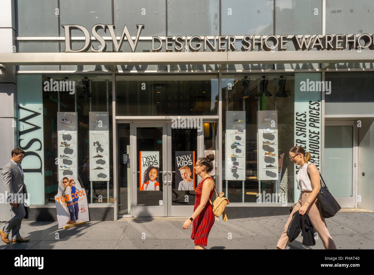 Una tienda de zapatos DSW en Herald Square en Nueva York el martes, 28 de  agosto de 2018. DSW publicado recientemente que el crecimiento de las  ventas más fuertes desde 2011 hábilmente
