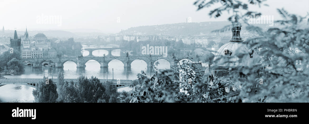 Praga, puentes river fall, vista panorámica, 2017 Foto de stock