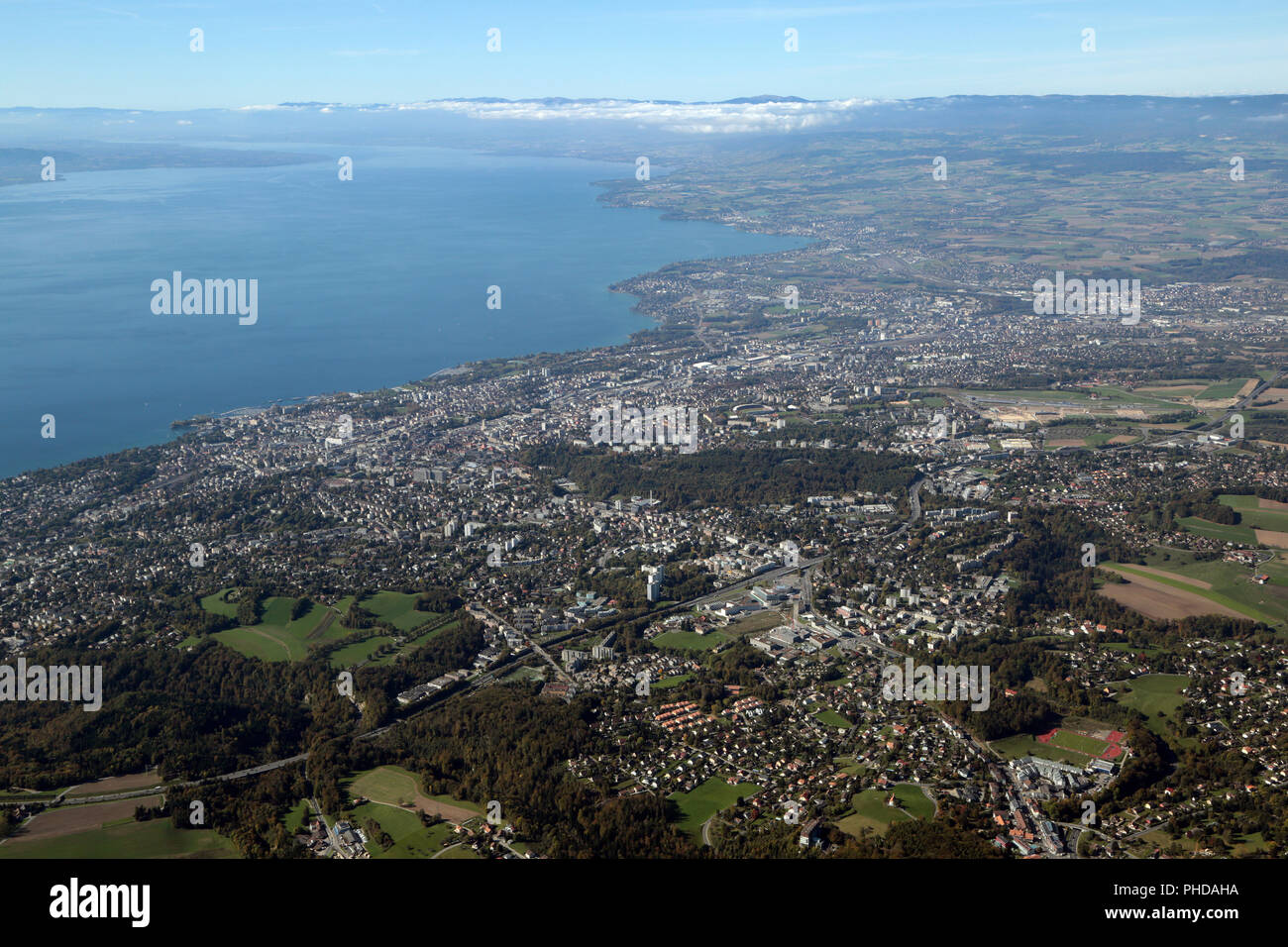 El lago de Ginebra en Lausanne Foto de stock
