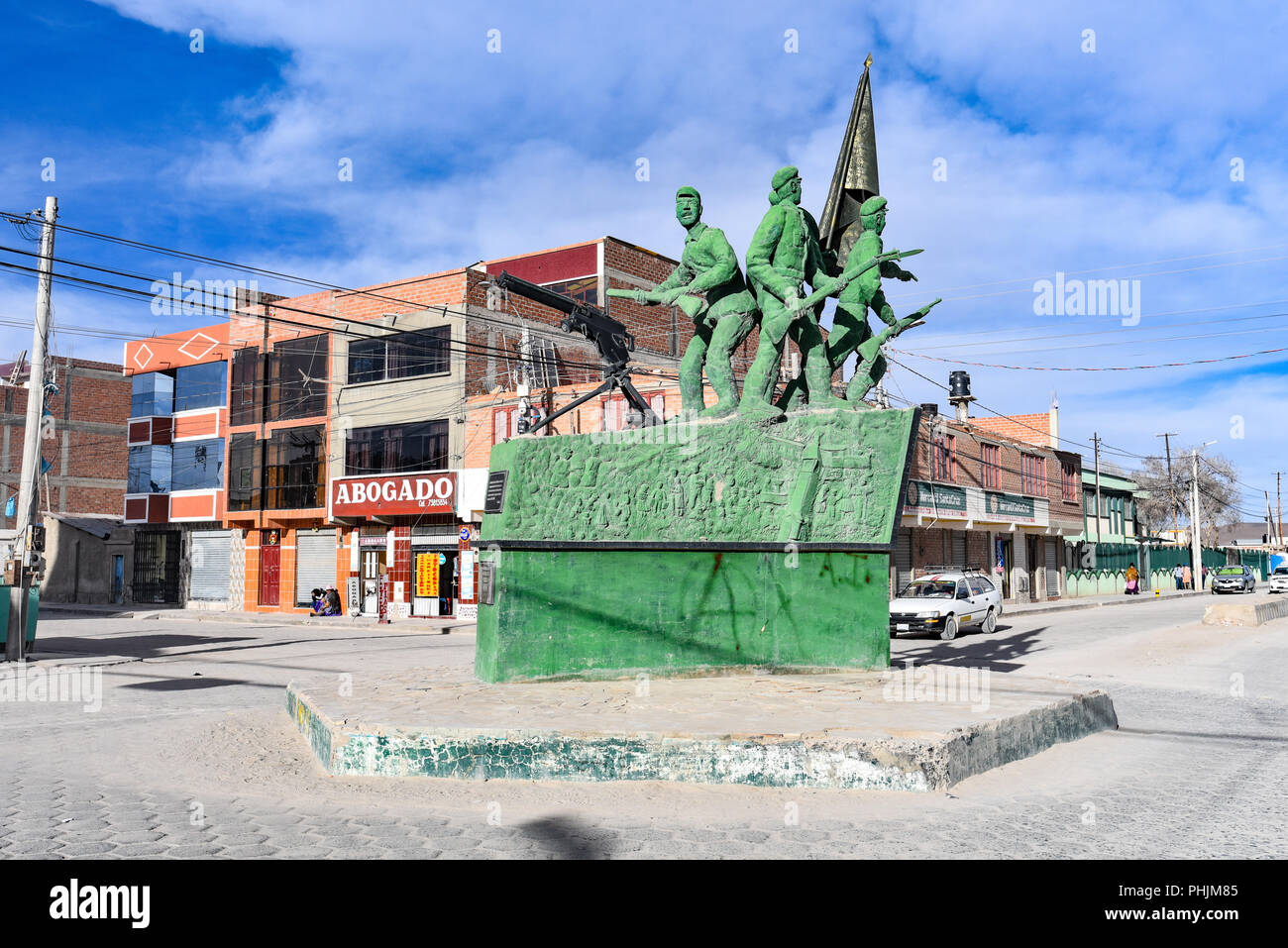 El Chaco war memorial en el centro de la ciudad de Uyuni, Bolivia Foto de stock