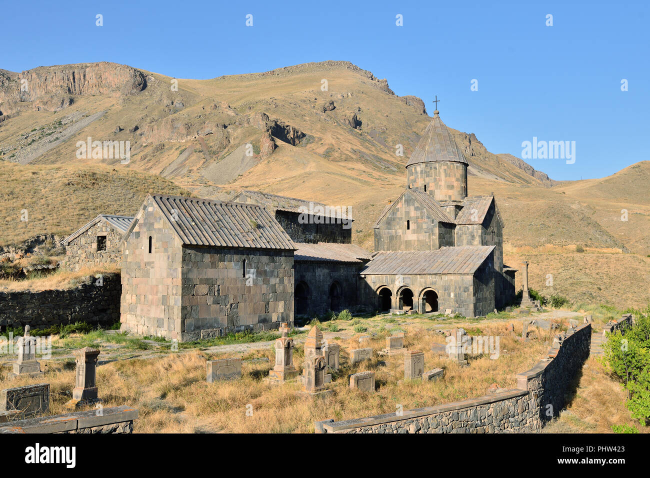 Armenia, cerca de la ciudad de Sisian monasterio Vorotnavank Foto de stock