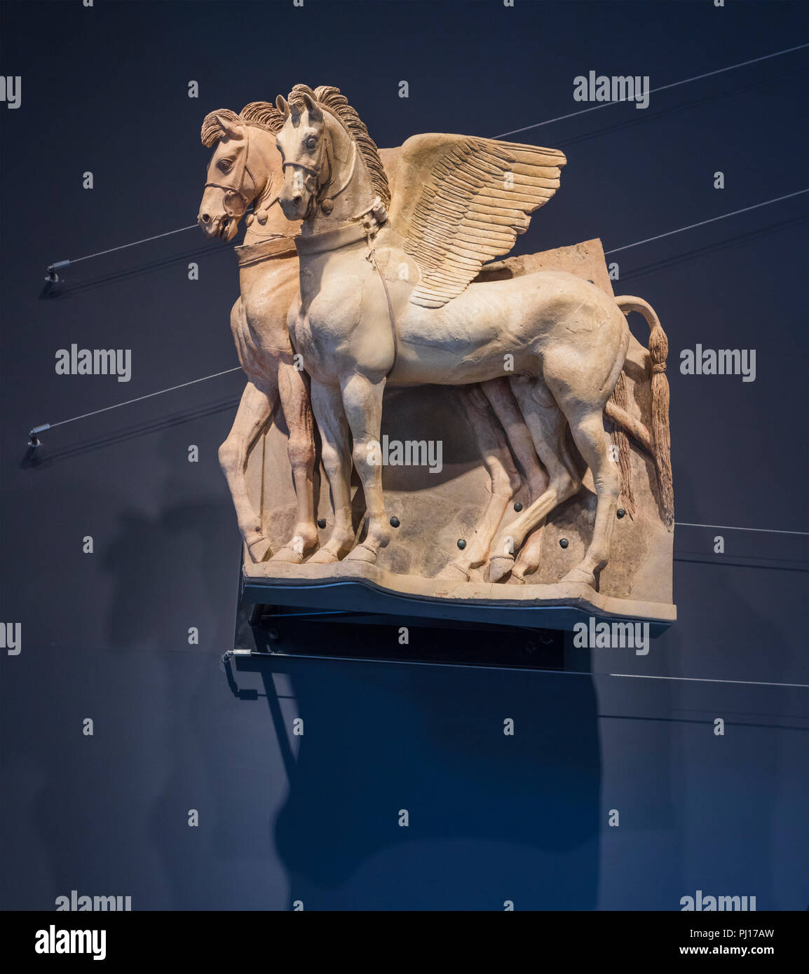 Los caballos alados de terracota, el Templo de Ara della Regina, Museo