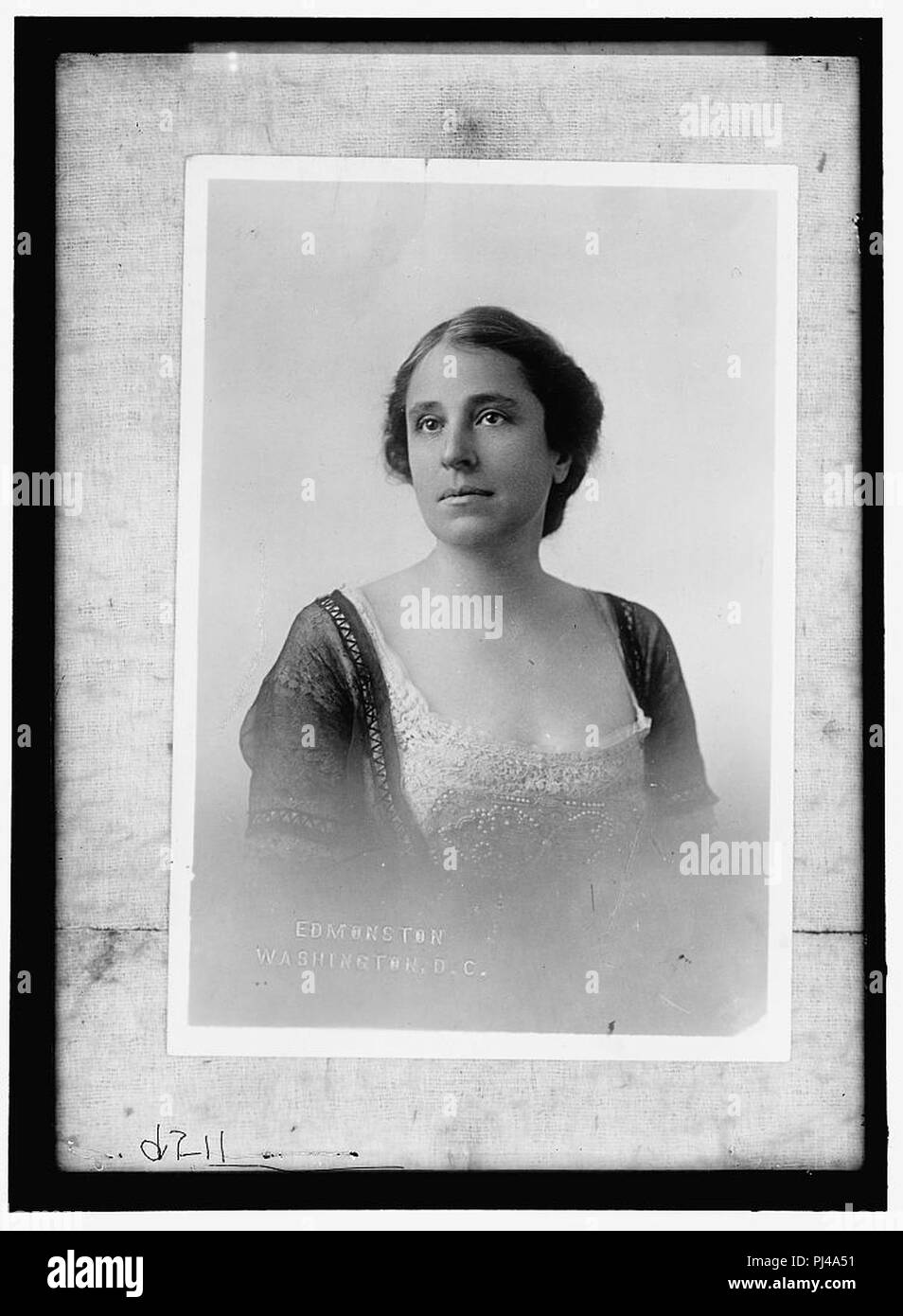 BAKER, señora. ABBY SCOTT, señora. ROBERT Baker. El sufragio femenino