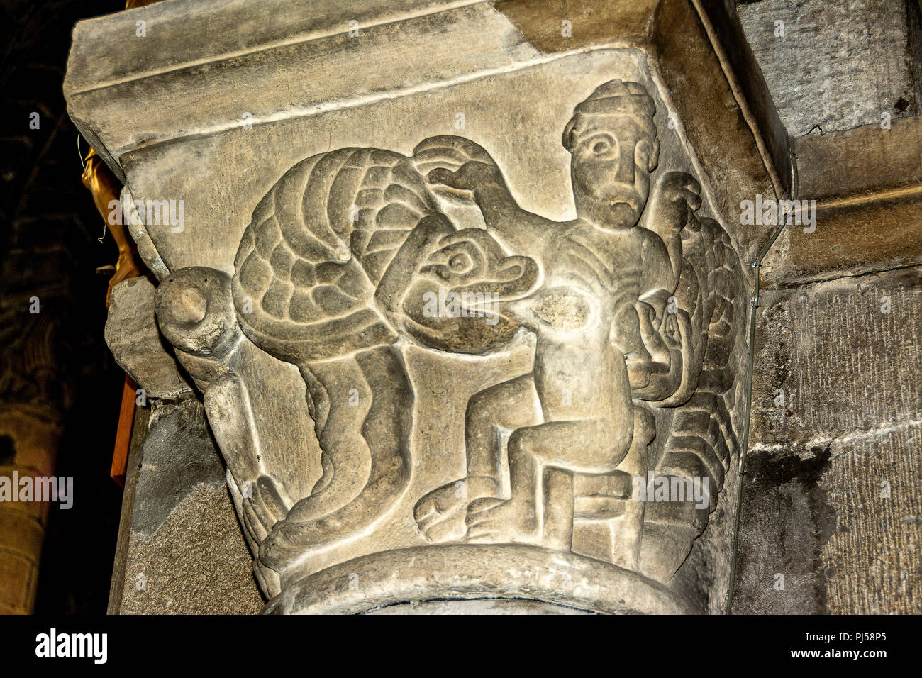 Langogne, capiteles románicos de Saint Gervais y Saint Protais iglesia , la Lozere, Occitanie, Francia, Euorpe Foto de stock