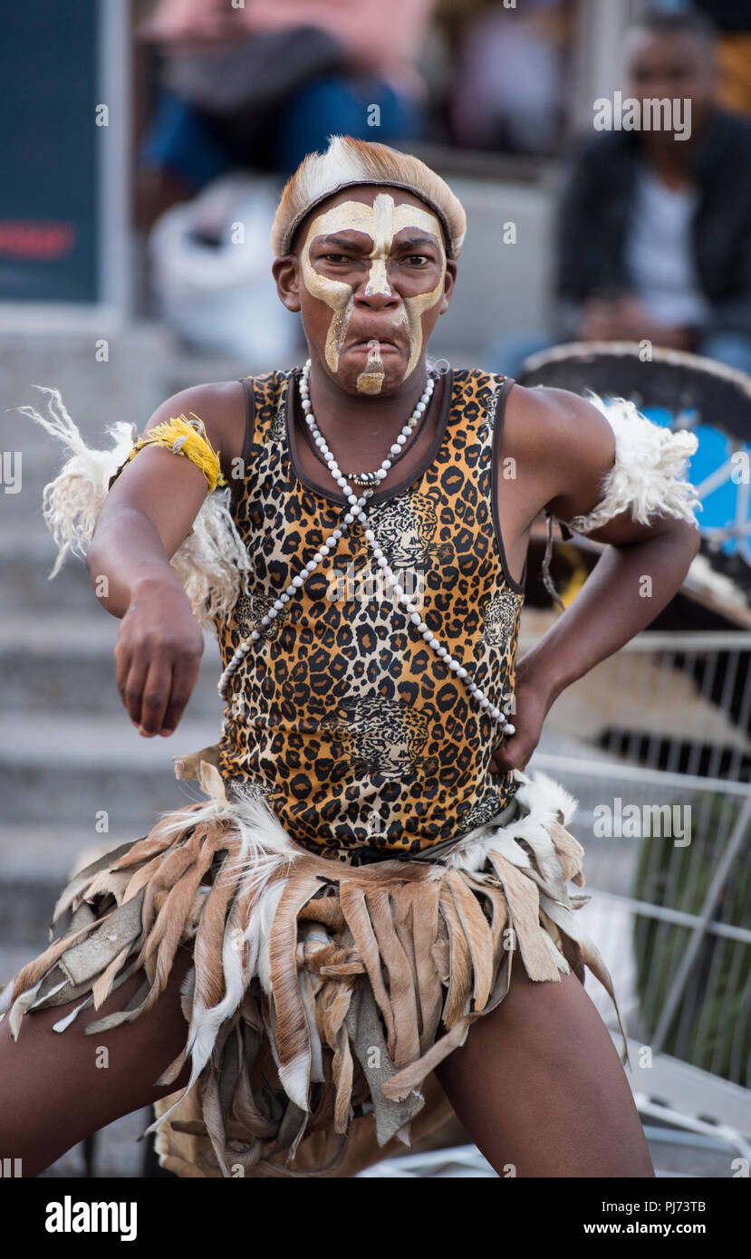 African dress fotografías e imágenes de alta resolución - Alamy