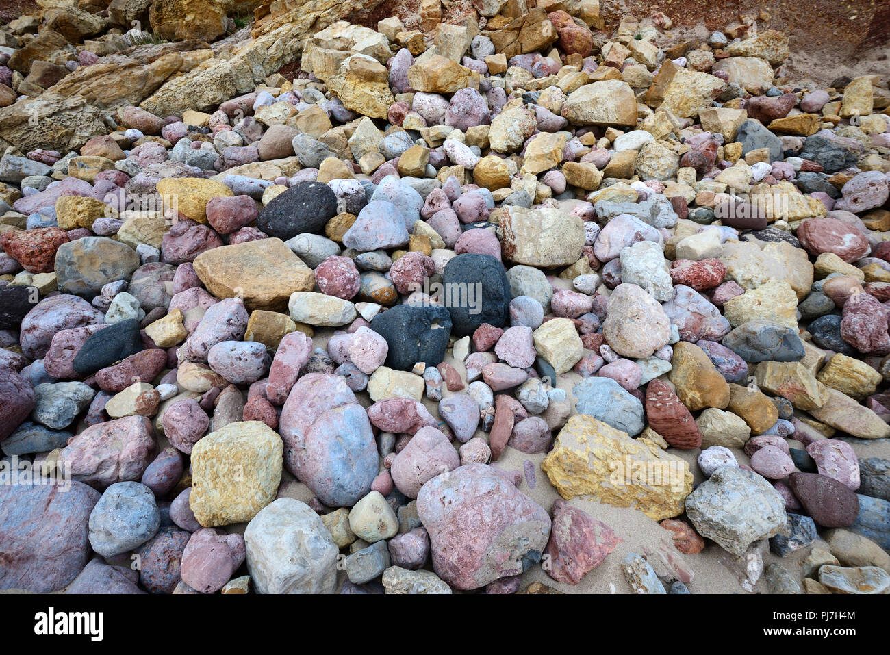Piedras de colores. Parque Natural do Sudoeste Alentejano e Costa Vicentina, la salvaje costa Atlántica de Europa. Algarve, Portugal Foto de stock