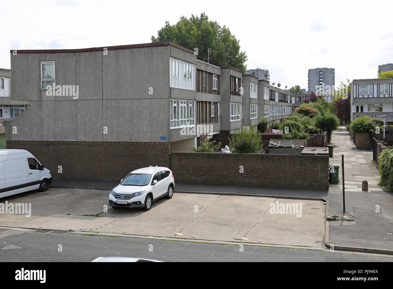 Alojamiento en Thamesmead, al sureste de Londres, el famoso proyecto de vivienda social 1960 elaborado por el Consejo del Gran Londres Foto de stock