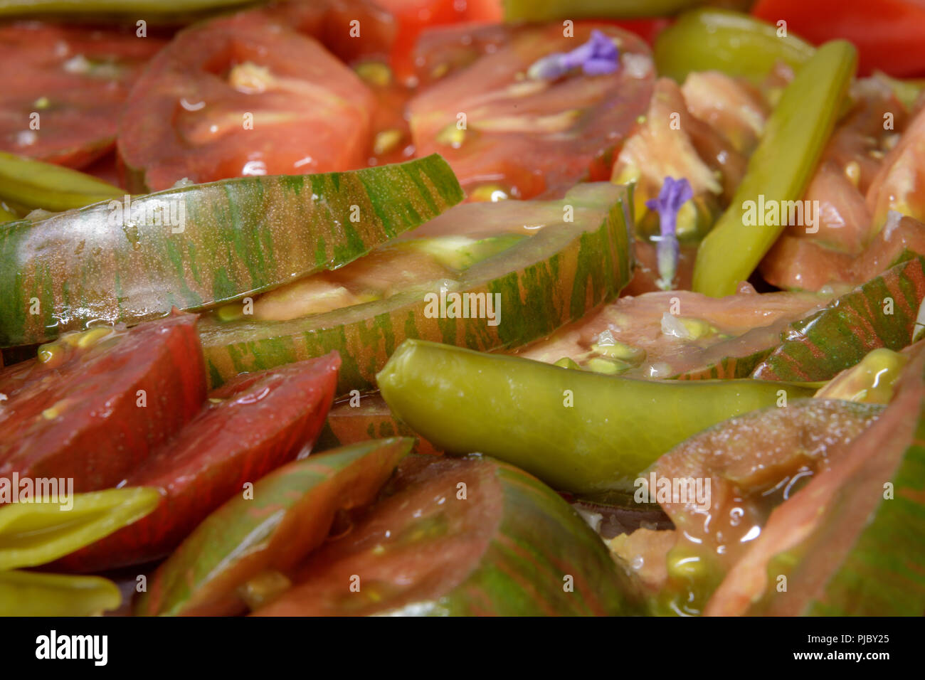 Reliquia de Frijoles Ensalada de tomates y verde Foto de stock