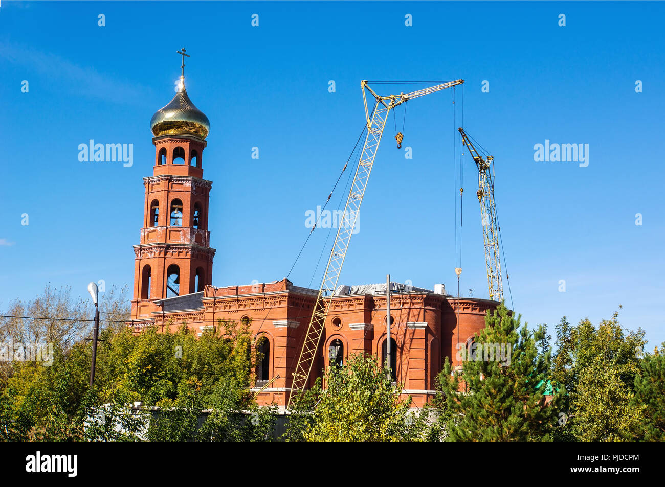Iglesia en construcción fotografías e imágenes de alta resolución - Alamy