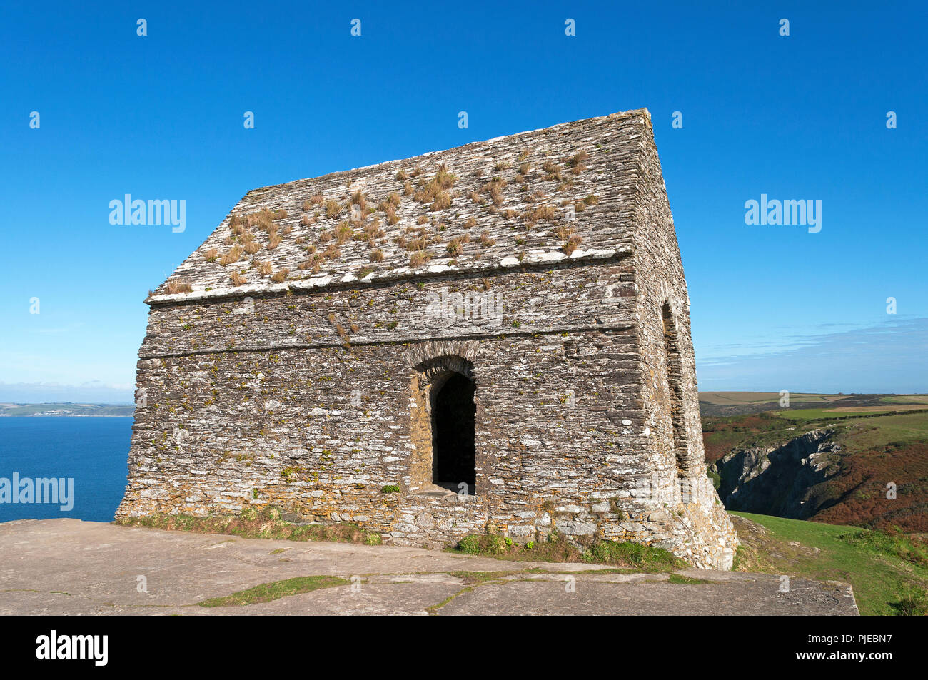 En la capilla de S. Miguel Rame Head en el sureste de Cornwall, Inglaterra, Reino Unido. Foto de stock