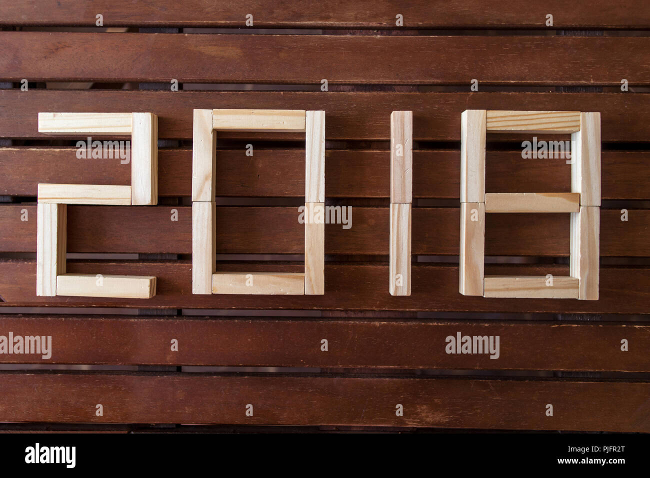 Compre Base De Madera Hierro Letras De Amor Figuras Decorativas Para El Hogar Lampara Led Luz Diseno De Dormitorio Decoracion Fiesta Regalo Iluminacion Lampara De Mesa A 8 34 Del Wwdh1234 Dhgate Com