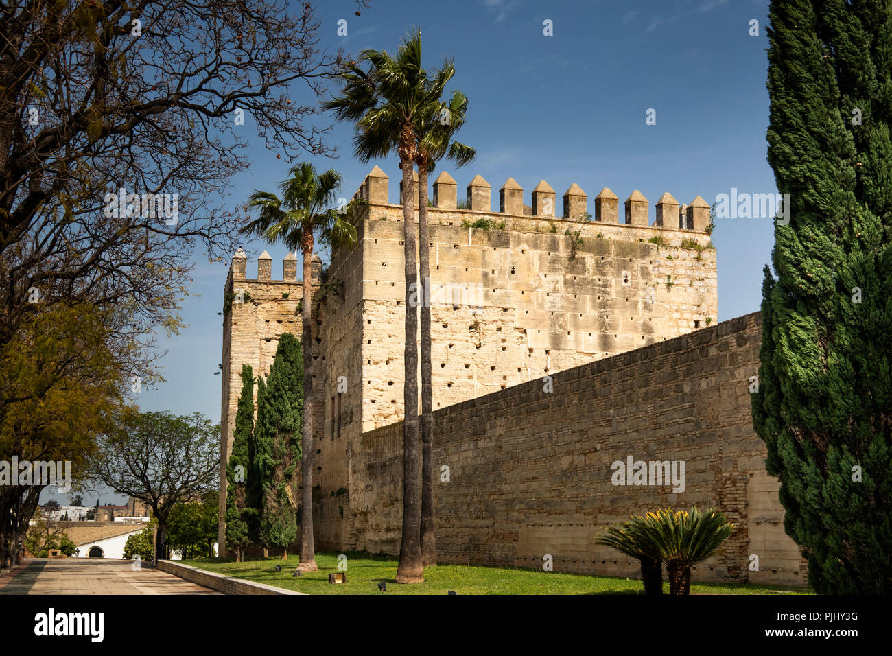 España, Jerez de la Frontera, Calle Puerto, el Alcázar de Jerez, Fort junto  a la Alameda Vieja Fotografía de stock - Alamy