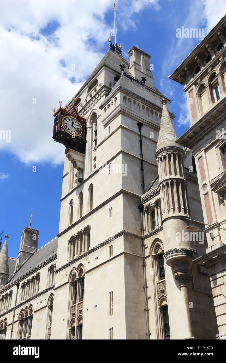 Londres, Reino Unido - El Royal Tribunales de Justicia sobre la cuerda. Foto de stock
