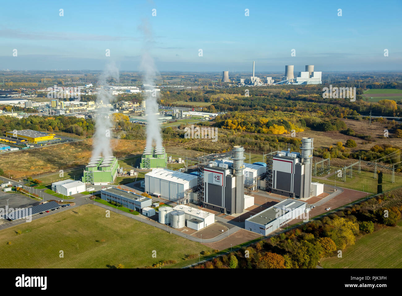 Vista aérea de la planta de energía de gas Trianel, Hamm GmbH & Co. KG, GUD, nube de humo, vapor de agua, plantas de energía de turbinas de gas en funcionamiento, Hamm, área de Ruhr, Renania del Norte-Westfalia, Alemania Foto de stock