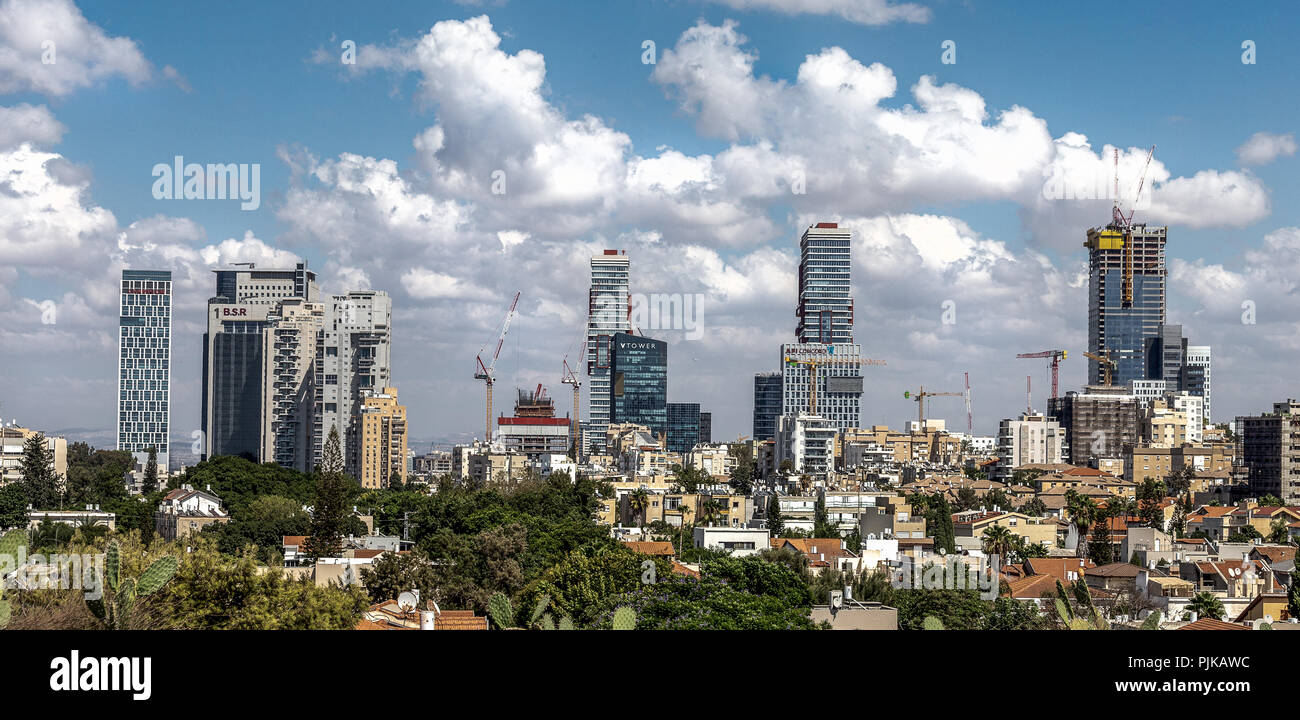 Vista de construcciones de nuevos edificios en Ramat Gan, ISRAEL Foto de stock