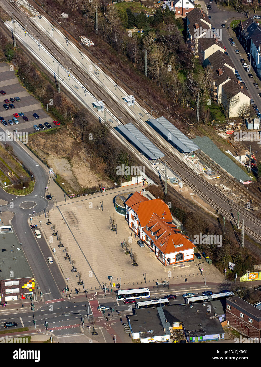 Moers estación central con la estación explanada, Moers, área de Ruhr, Bajo Rhin, Renania del Norte-Westfalia, Alemania Foto de stock