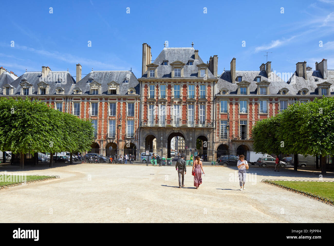 Pavillon de la Reine en la Place des Vosges, París, Le Marais, Europa Foto de stock