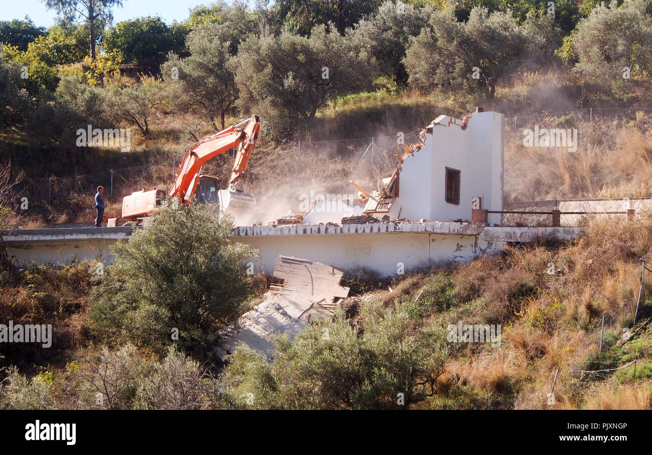 Demolición ilegal de la casa española Foto de stock
