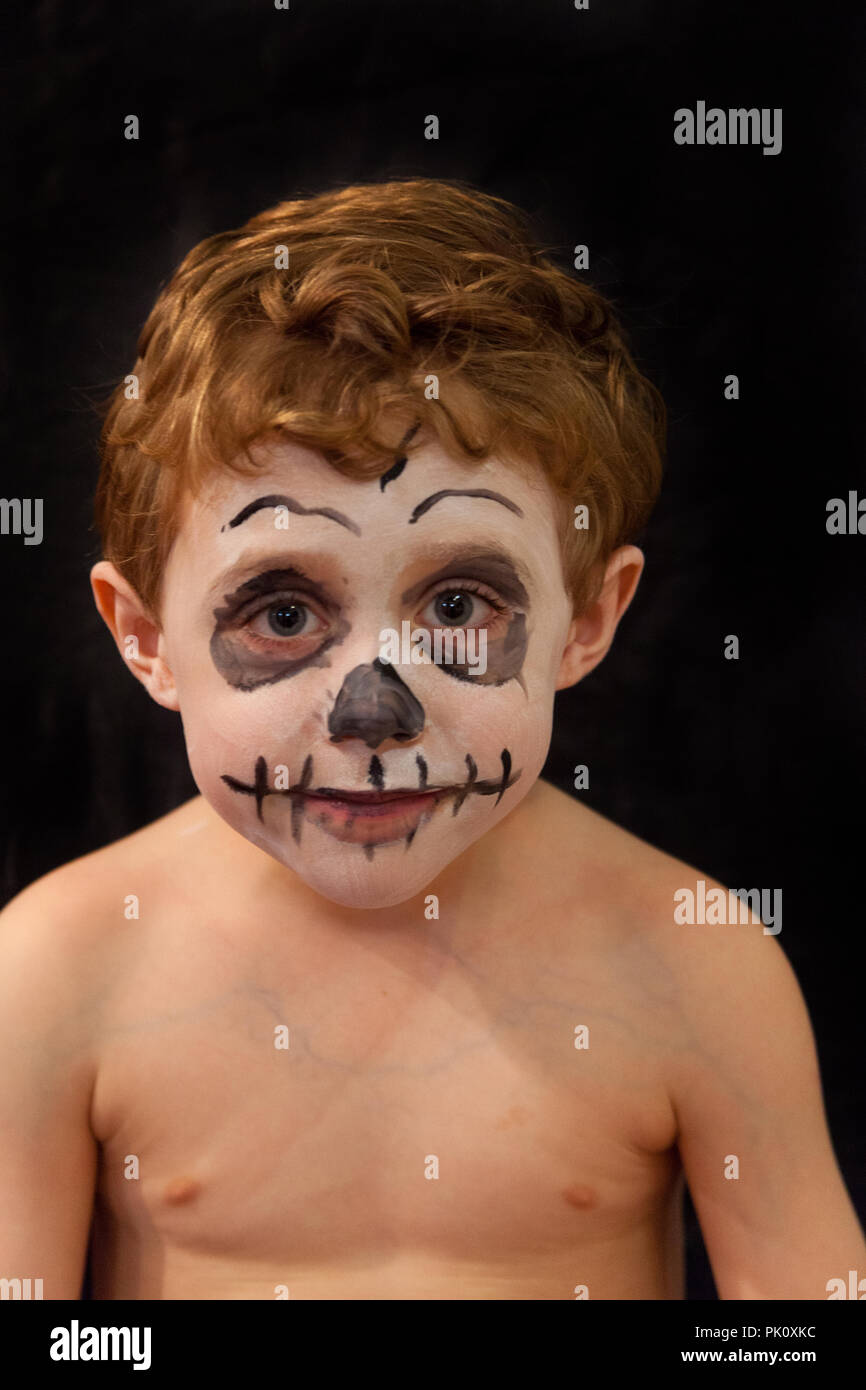 Pintura de la cara del esqueleto fotografías e imágenes de alta resolución  - Alamy