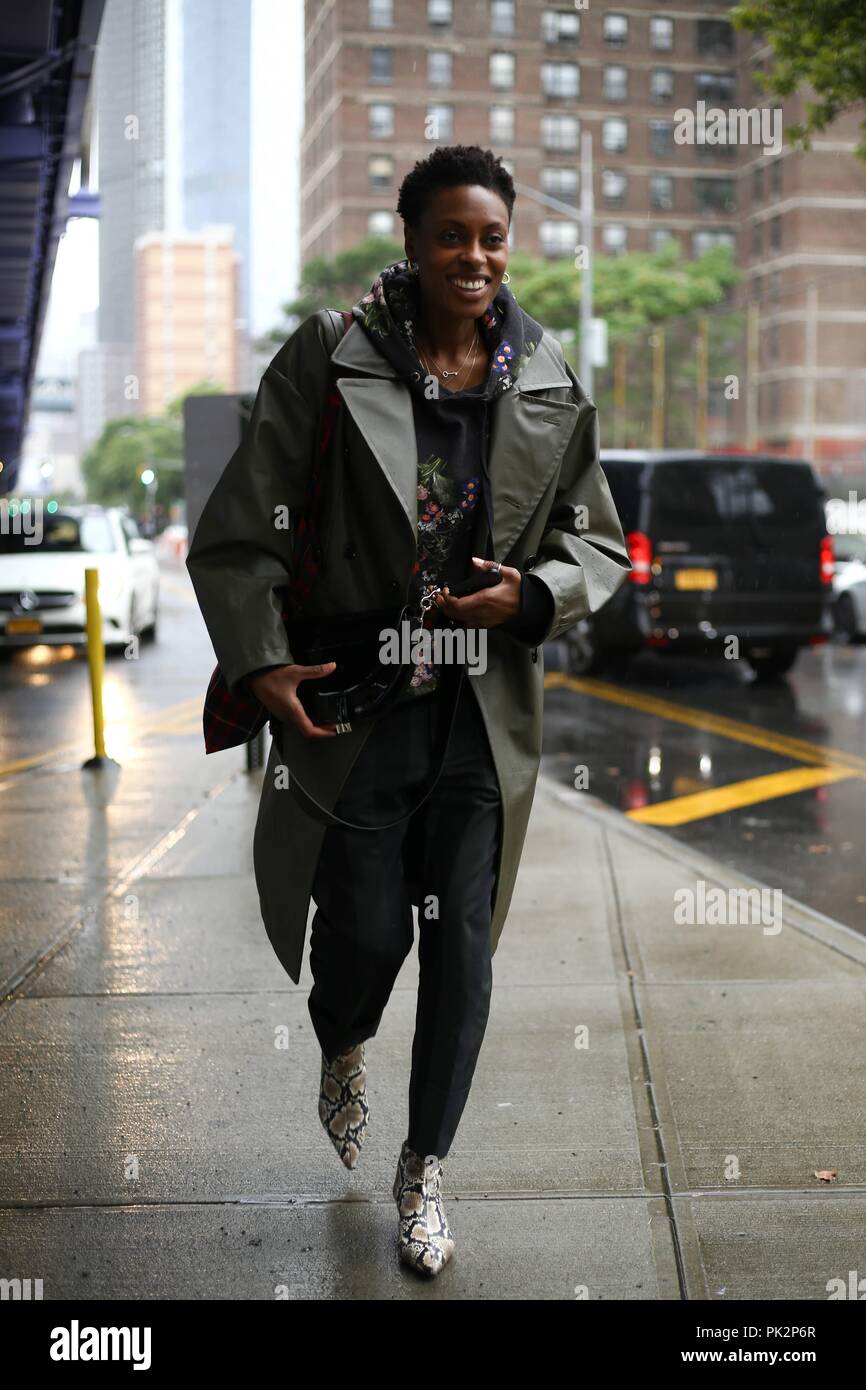 Donna Wallace, Accesorios Editor en ELLE UK, posando en la calle fuera del  boss show durante la Semana de la Moda de Nueva York - Septiembre 9, 2018 -  Foto: Pista Manhattan ***
