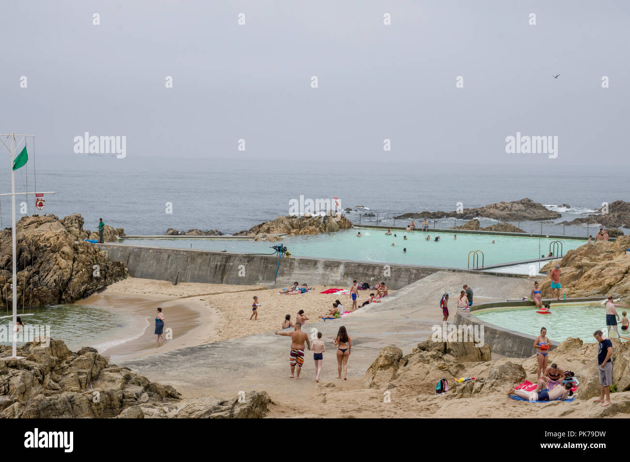 Piscinas das Marés piscinas desarrollado por el arquitecto Alvaro Siza,  Leça da Palmeira, Portugal Fotografía de stock - Alamy