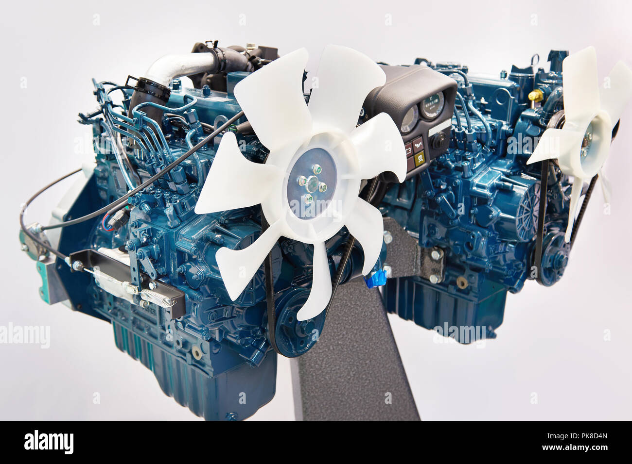 Los motores diesel de 4 cilindros para uso industrial. Foto de stock