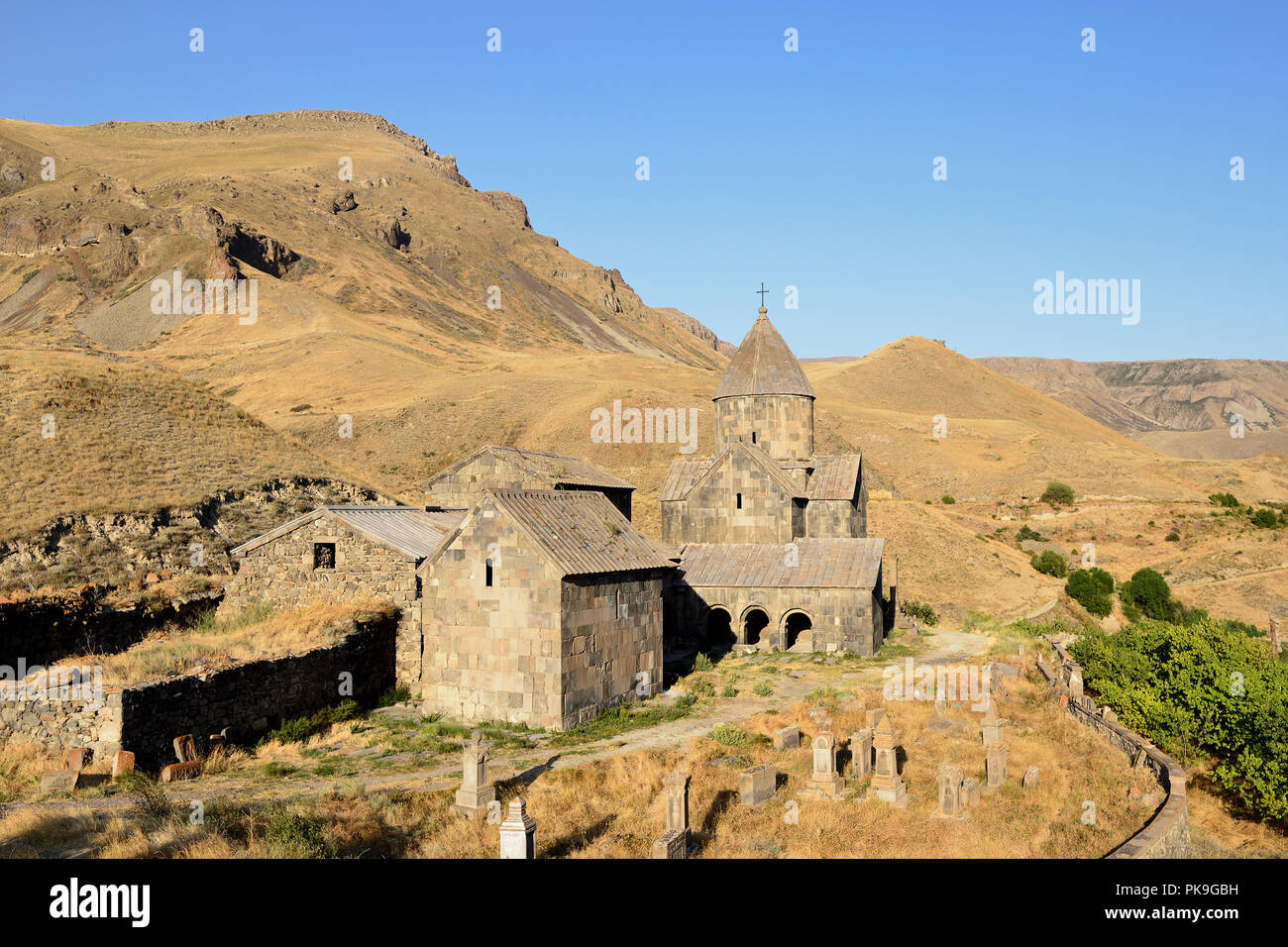 Armenia, cerca de la ciudad de Sisian monasterio Vorotnavank Foto de stock