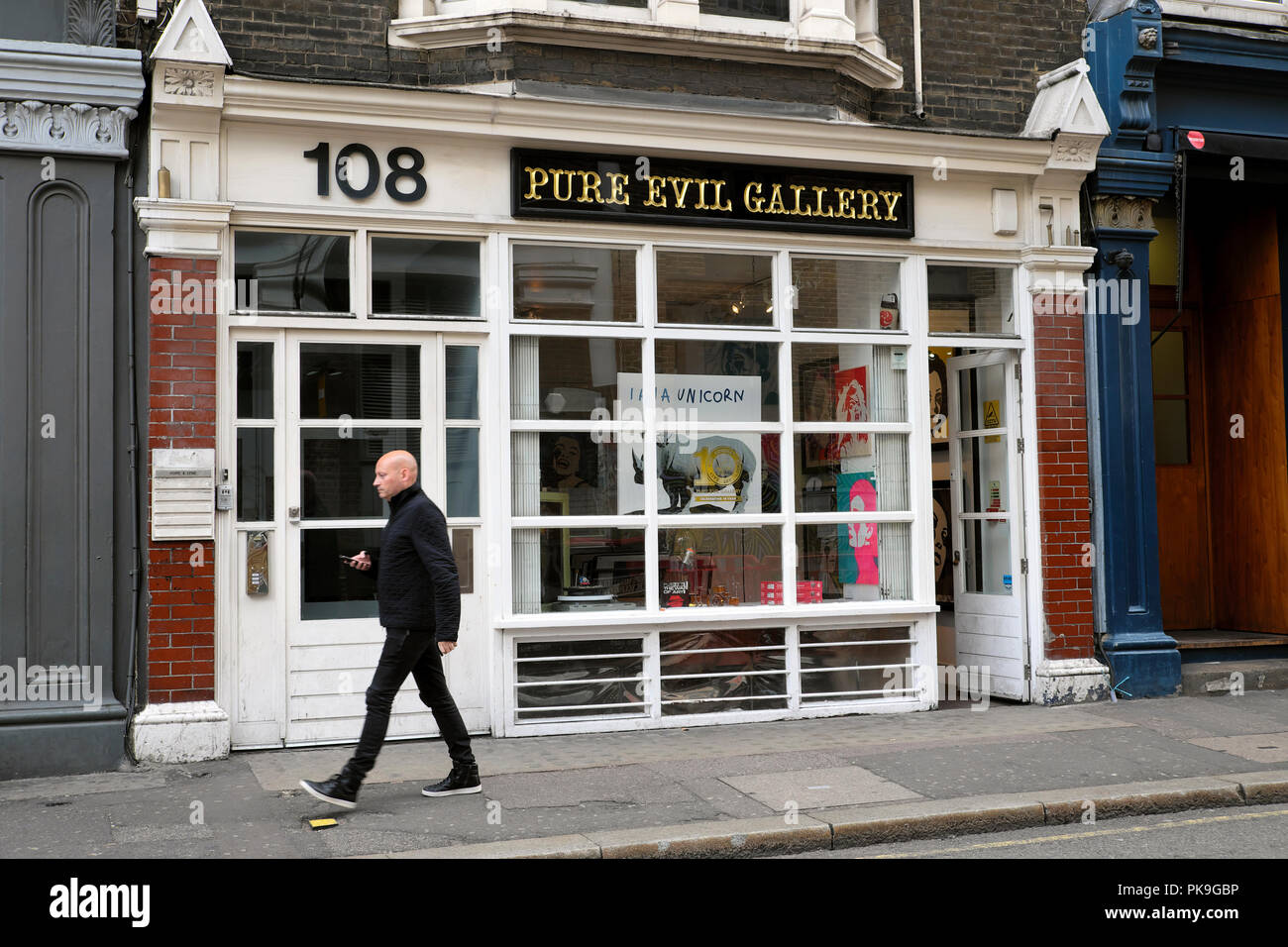 Mal puro Art gallery shop exterior delantero sobre Leonard Street en Shoreditch East London UK KATHY DEWITT Foto de stock
