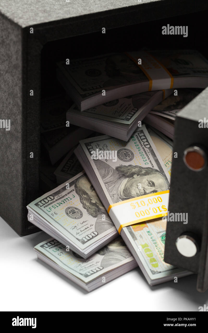 Abrir caja fuerte llena de dinero de los Estados Unidos Fotografía de stock  - Alamy
