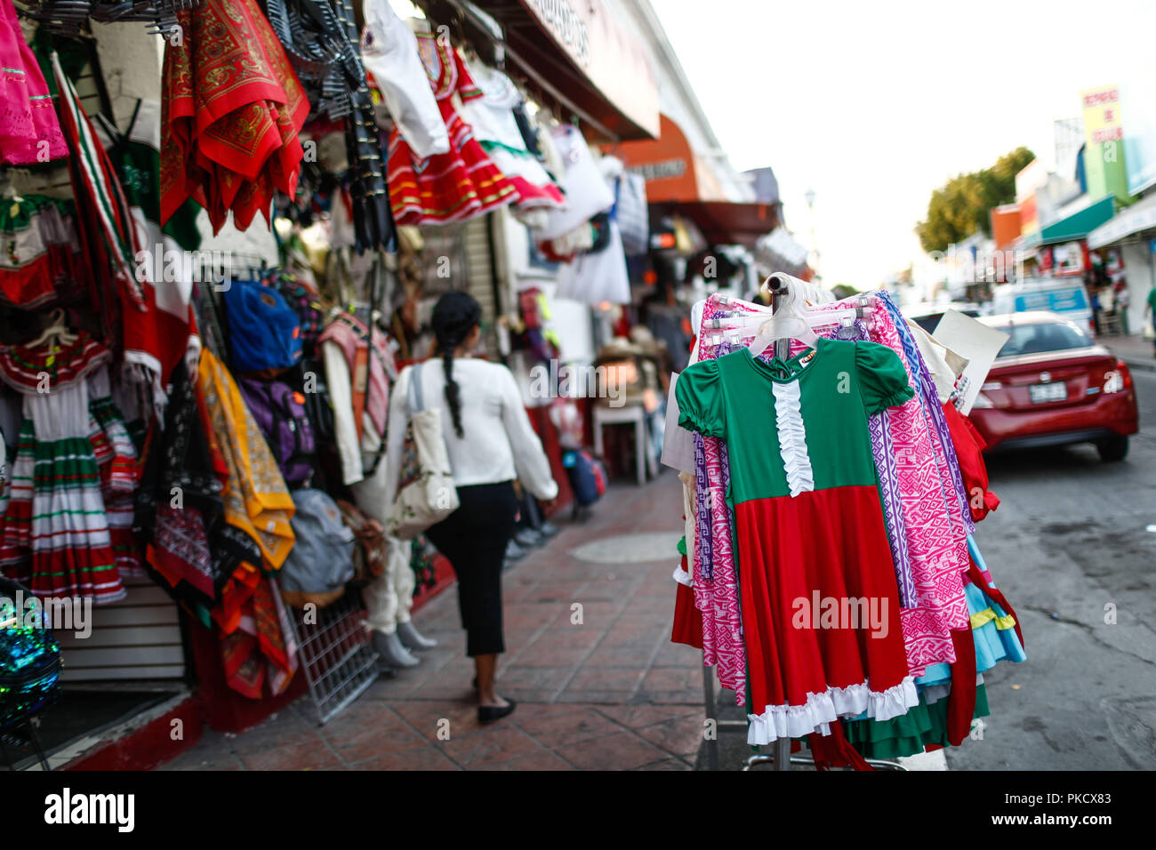 Vestido de adelita fotografías e imágenes de alta resolución - Alamy Vestido de adelita fotografías e imágenes de alta resolución - Alamy