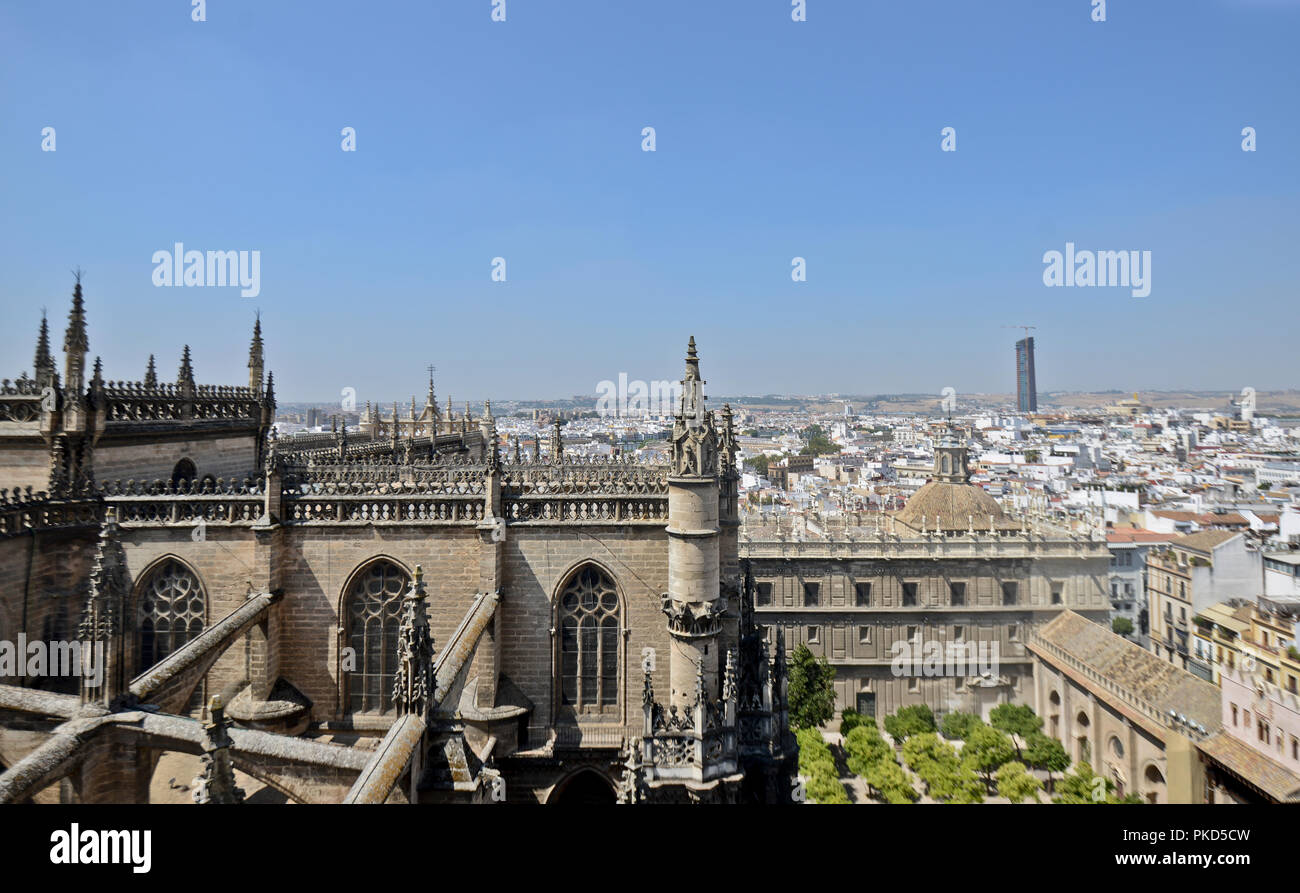 Vista panorámica de Sevilla desde la Giralda, España Foto de stock