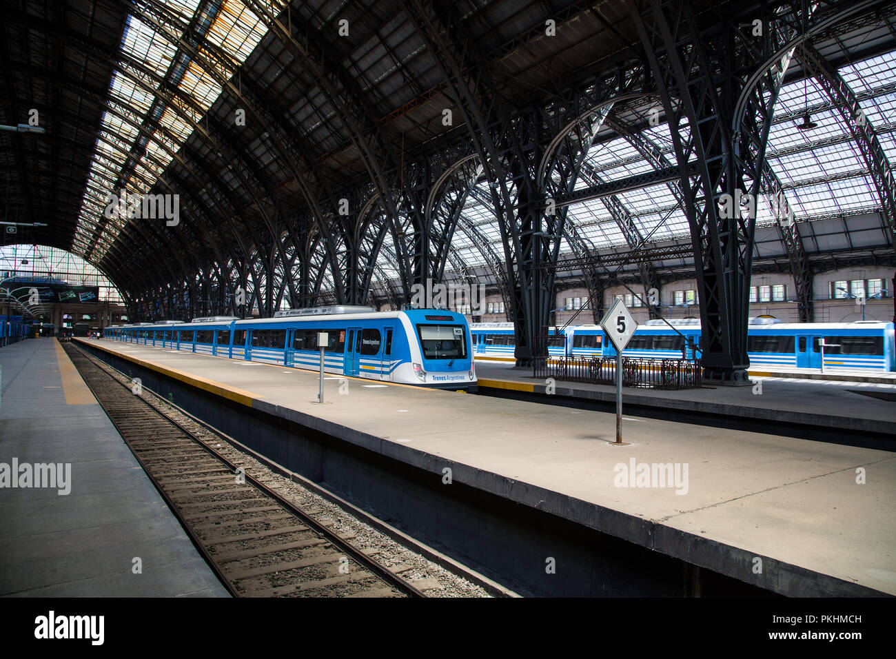 La estación de trenes de Retiro, en Buenos Aires, Argentina Fotografía de  stock - Alamy
