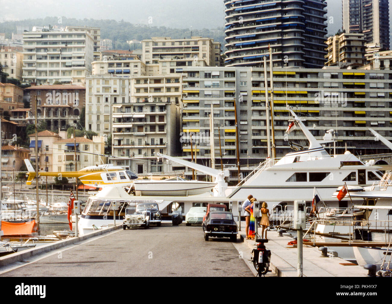 Puerto Hércules, Mónaco en agosto de 1976 - Original Fotografía tomada en el momento en diapositivas de 35mm Foto de stock