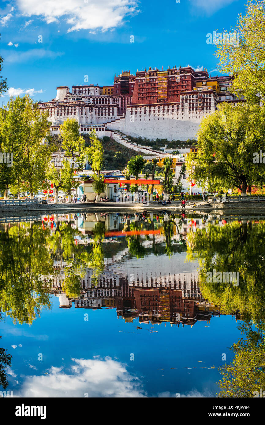 El Palacio Potala en Lhasa en Tibet Foto de stock