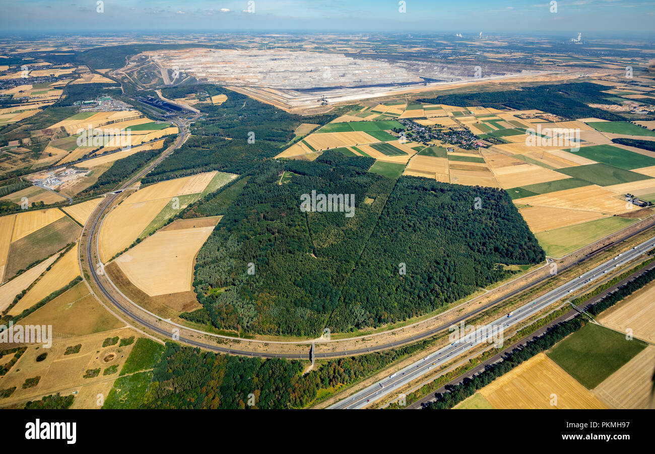 Vista aérea, Etzweiler, la minería a cielo abierto de lignito, Bosque, Bürgewald Steinheide Hambach, área de conservación del paisaje Foto de stock