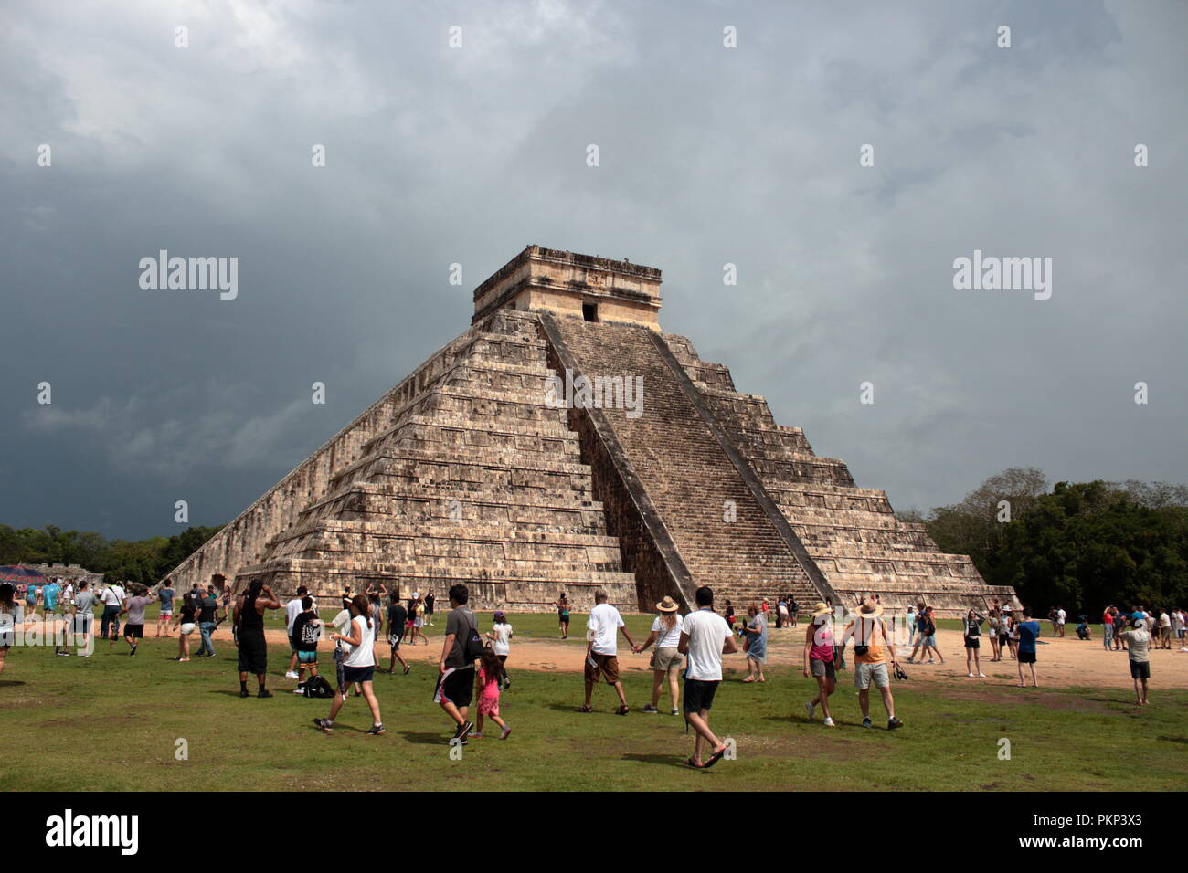 Sitio arqueológico de los chechenos Itzá ciudad-estado de los mayas Foto de stock