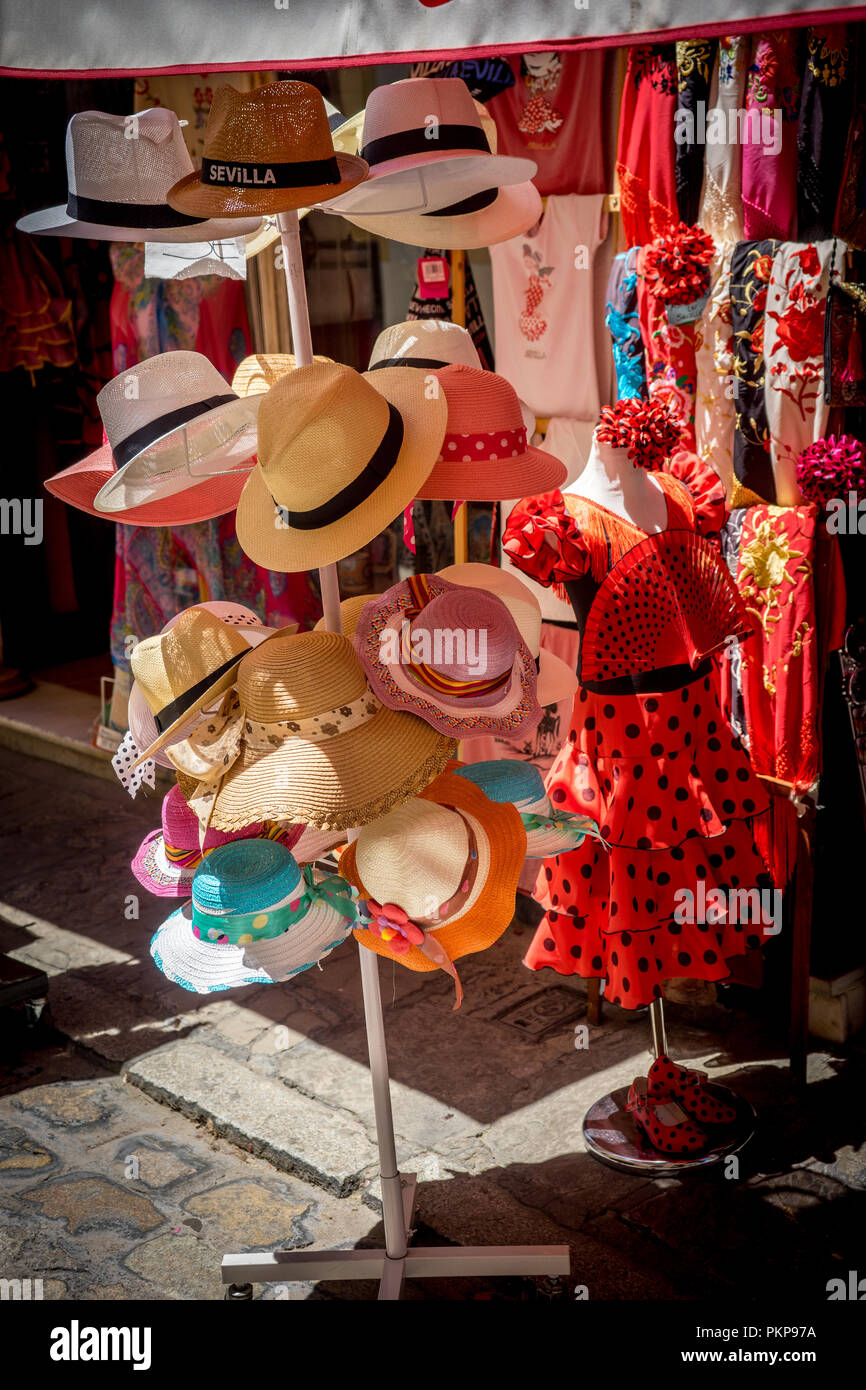 Tienda de flamenco fotografías e imágenes de alta resolución - Página 2 -  Alamy