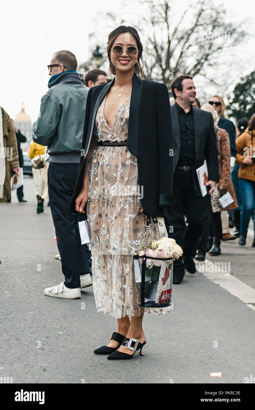 París, Francia 6, 2018: antes del desfile de Chanel en la Semana de la moda de París otoño / invierno 2018-2019 Fotografía de stock -