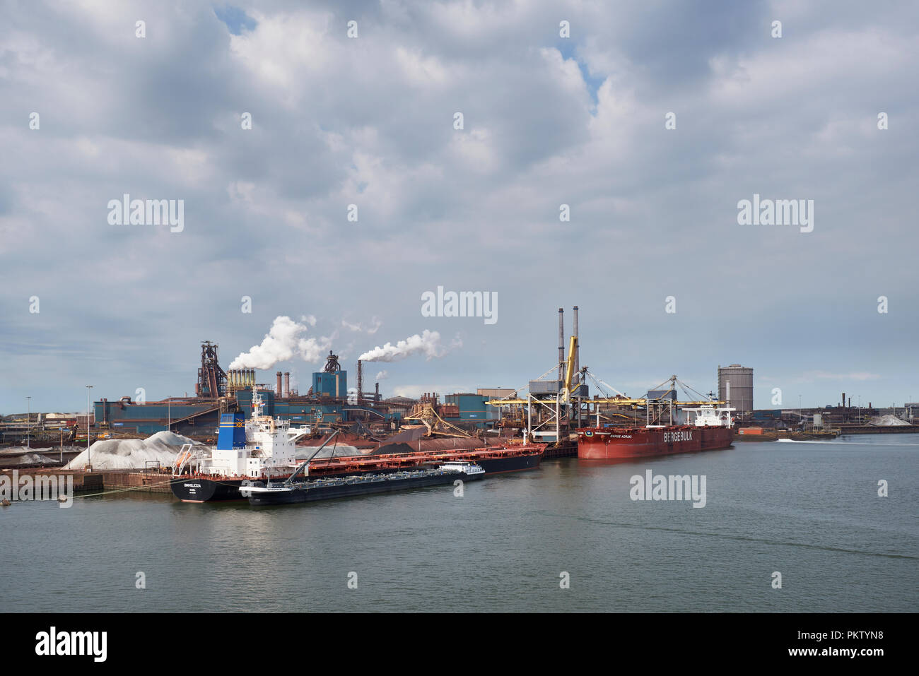 Tata Steel planta sobre la costa del Mar del Norte, cerca de