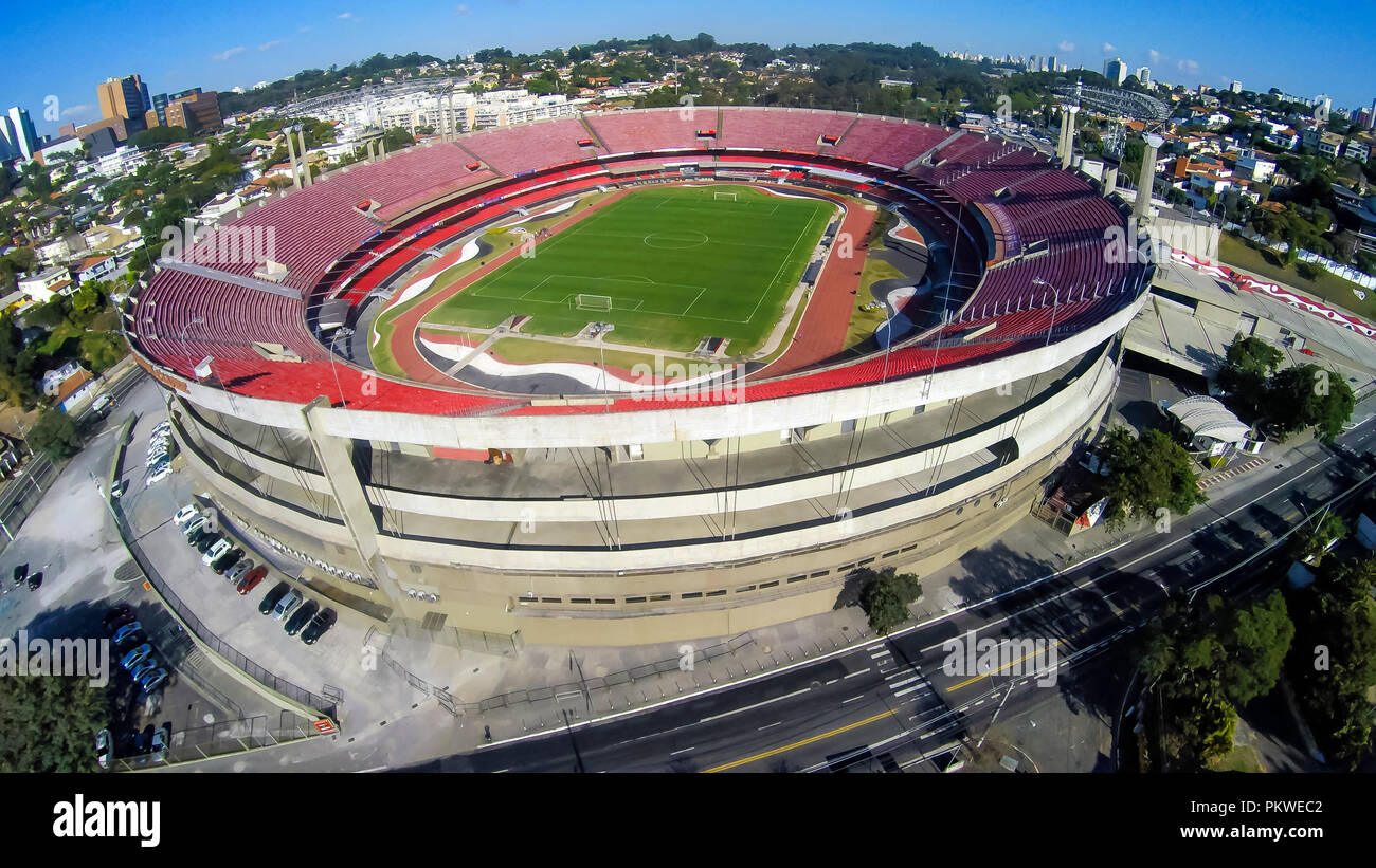 El fútbol en todo el mundo. Sao Paulo Fútbol Club o estadio Morumbi o  Cícero Pompeu Toledo Stadium. La ciudad de Sao Paulo, Brasil, América del  Sur Foto ta Fotografía de stock -