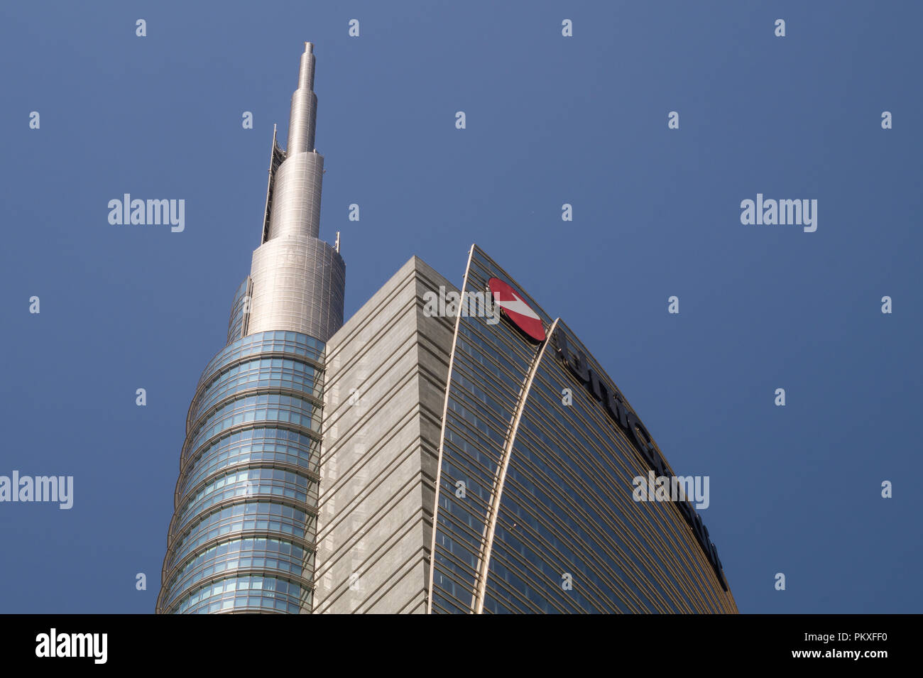 El Unicredit Tower rascacielos en Milán (2012), el edificio más alto de Italia, diseñado por Cesar Pelli (Pelli Clarke Pelli Architects) en Porta Nuova. Foto de stock