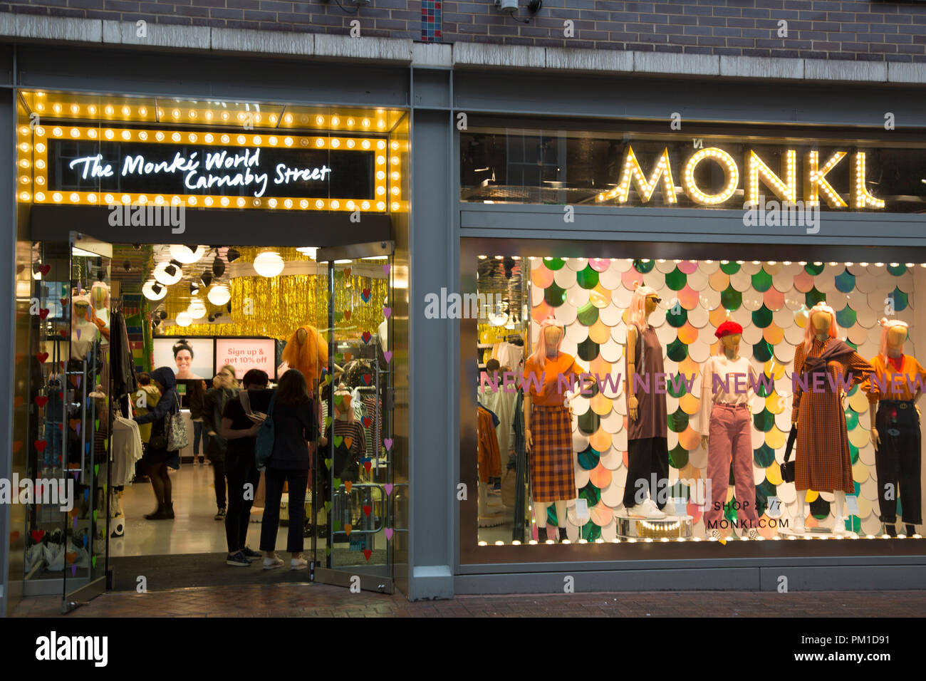 Mundo Monki; tienda de Carnaby Street, Londres, Inglaterra, Reino Unido  Fotografía de stock - Alamy