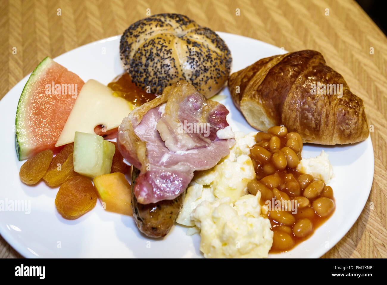 Breakfast buffet eggs bacon fotografías e imágenes de alta resolución -  Alamy