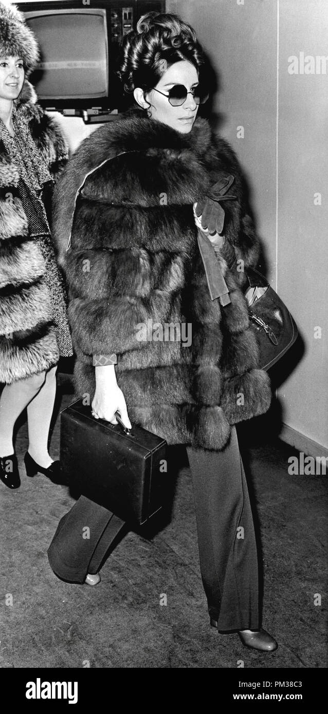 Barbra Streisand, 1969. Archivo de referencia # 1194 014tha © CCI /El  Hollywood Archive - Todos los derechos reservados Fotografía de stock -  Alamy