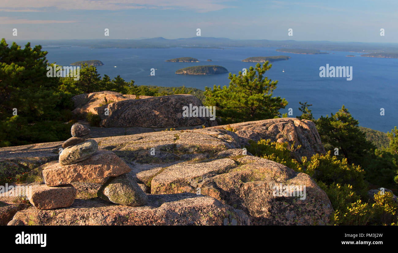 El Parque Nacional de Acadia en Maine, la montaña y el mar, EE.UU. Foto de stock